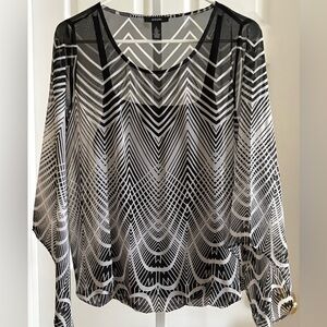 NWOT Alfani Black and White Women's Top small